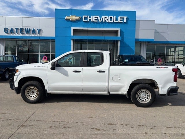 2020 Chevrolet Silverado 1500 WT in Summit White — front three-quarter view