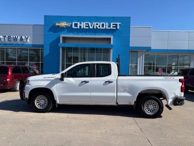 2020 Chevrolet Silverado 1500 WT in Summit White — front three-quarter view